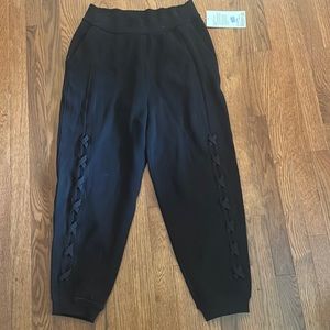 Lululemon braided detail HR jogger 8